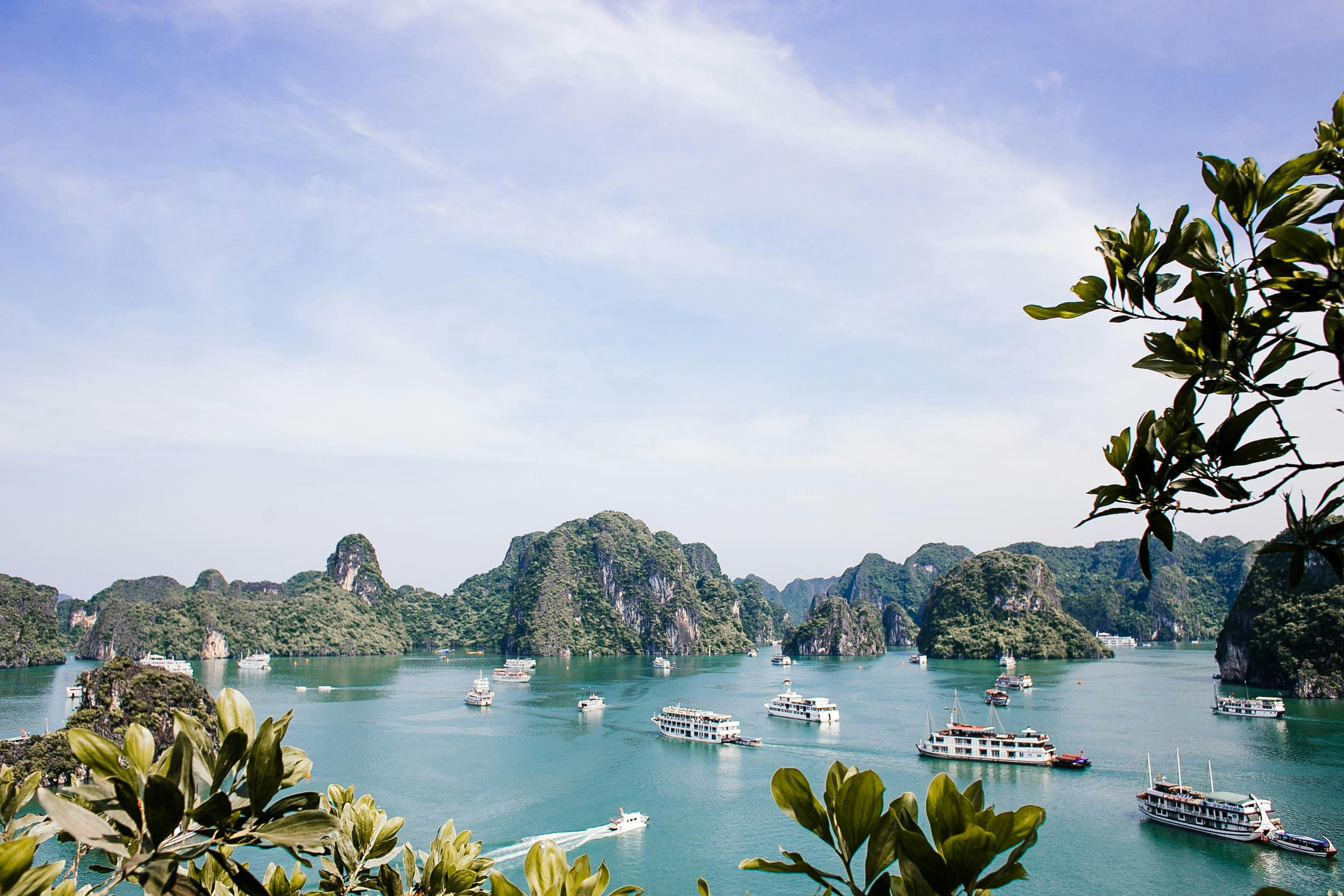 VIETNAM: HANOI & HALONG BAY