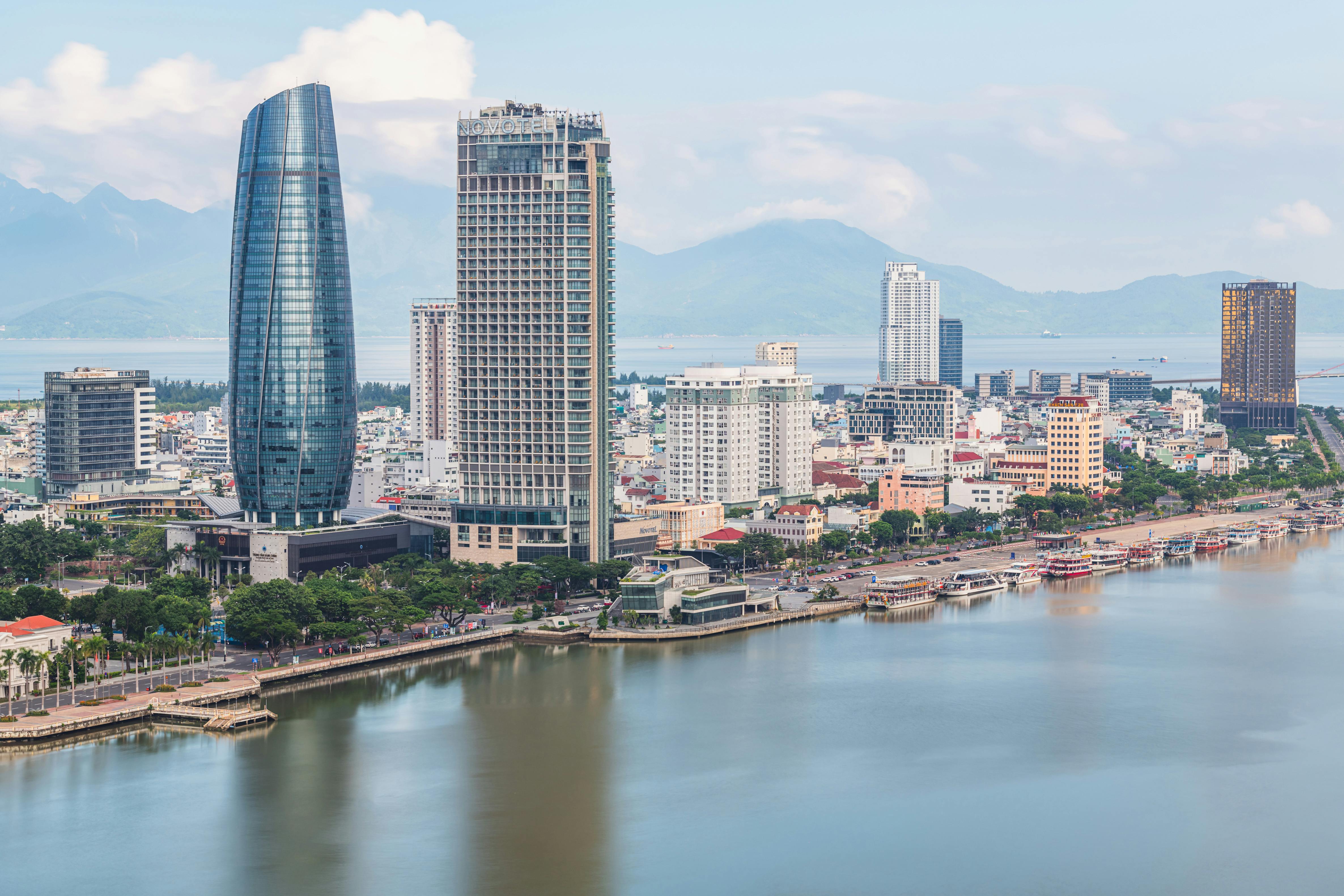 HANOI, HALONG BAY & DA NANG